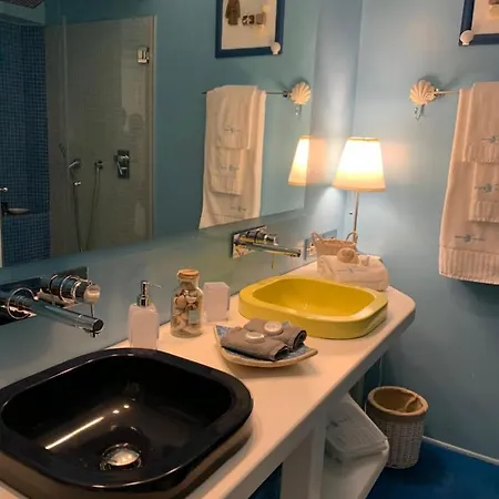 White House Luxury Hospitality 2*