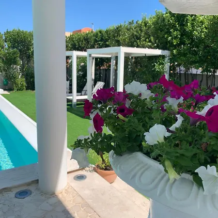 Guest house White House Luxury Hospitality