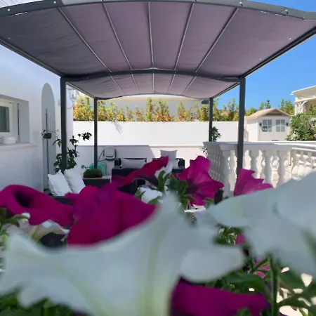 Guest house White House Luxury Hospitality 2*