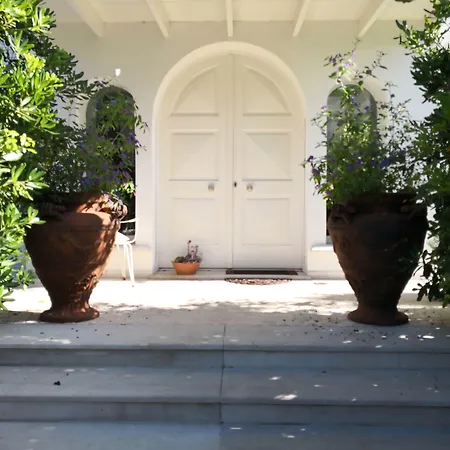 White House Luxury Hospitality Pensionat