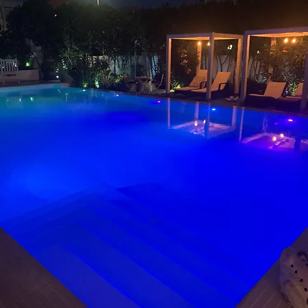 White House Luxury Hospitality Pensionat 4*