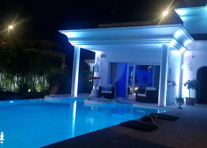 White House Luxury Hospitality Gasthuis 4*