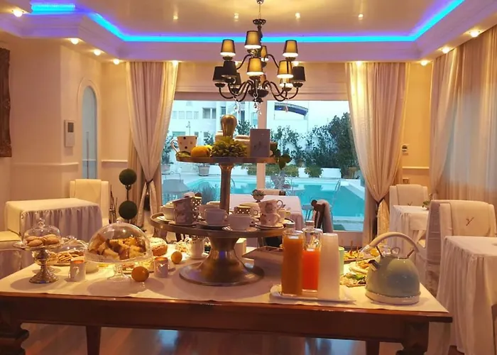 White House Luxury Hospitality Pensionat 4*
