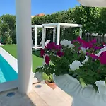 بيت ضيافة White House Luxury Hospitality