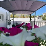 بيت ضيافة White House Luxury Hospitality 4*