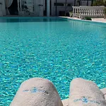White House Luxury Hospitality بيت ضيافة 4*