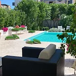 White House Luxury Hospitality بيت ضيافة أولبيا