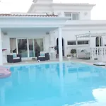 بيت ضيافة White House Luxury Hospitality