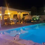 White House Luxury Hospitality بيت ضيافة