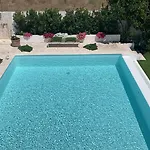 White House Luxury Hospitality بيت ضيافة أولبيا