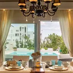 White House Luxury Hospitality أولبيا