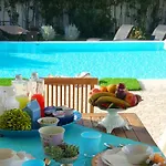 بيت ضيافة White House Luxury Hospitality 4*