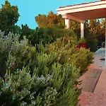 بيت ضيافة White House Luxury Hospitality 4*
