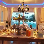 White House Luxury Hospitality بيت ضيافة 4*