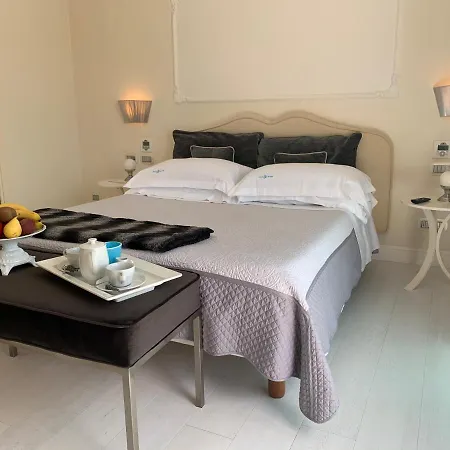 White House Luxury Hospitality 4* 奧爾比亞