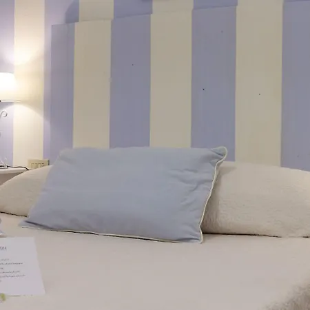 White House Luxury Hospitality 4* أولبيا